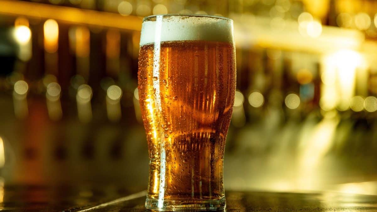 This Is Why Good Breweries Always Rinse The Glass Before Pouring And Serving You