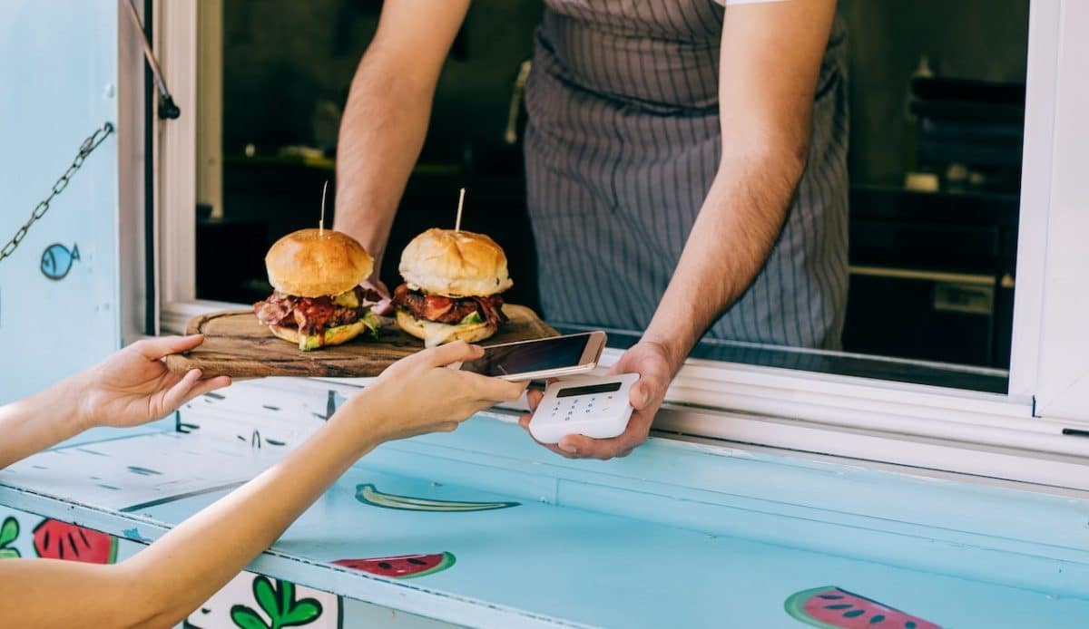 Restaurant tipping etiquette: Should you tip for fast food or takeout?