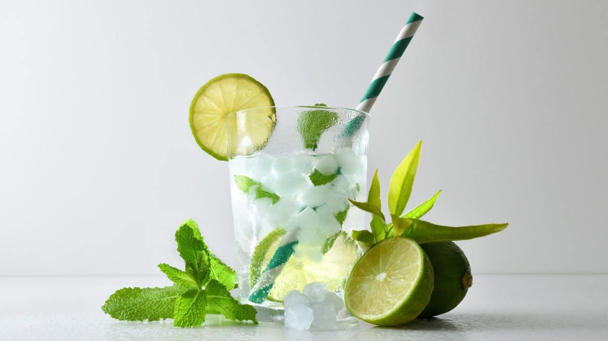 10 Cocktails That Defined The 1990s