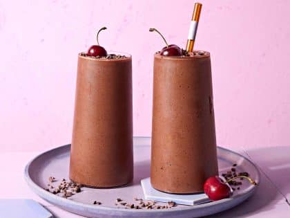 This 5-Minute Chocolate-Cherry Smoothie Tastes Like Black Forest Cake