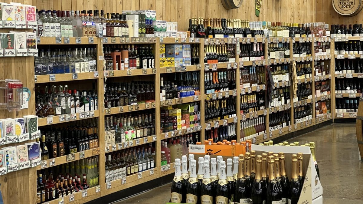The Best Trader Joe's Wines To Drink During Summer