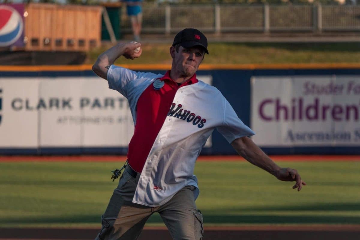 Florida Chick-fil-A employee who stopped carjacking throws out first pitch at Minor League Baseball game