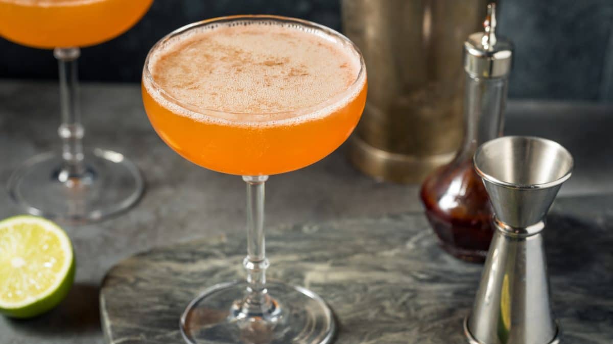 The Spiced Prohibition-Era Bourbon Cocktail Undergoing A Modern Revival