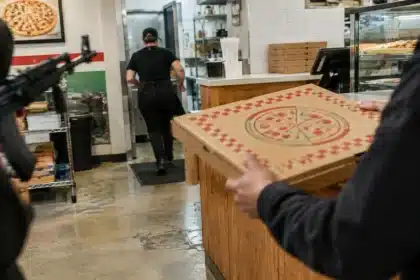 AK-47 threat at Little Caesars in Tennessee: customer upset over delayed pizza order